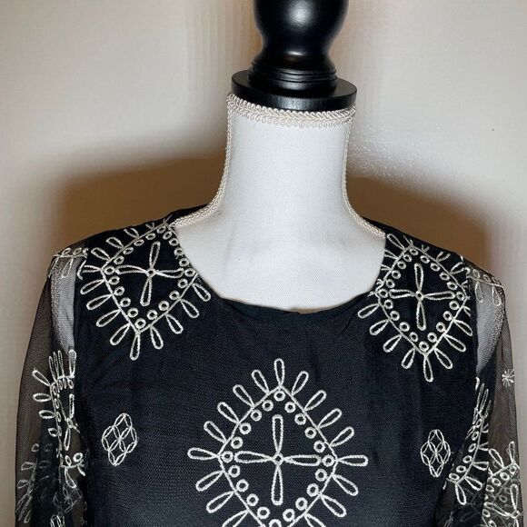 Alfani Womens Black White Abstract Mint Round Neck Mesh Sleeve Blouse Top Sz PM - Picture 4 of 7